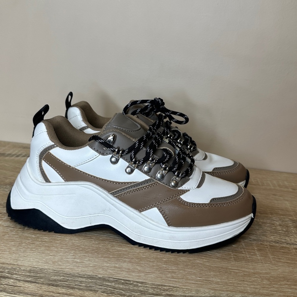 Zara women’s casual sneakers size 37 (EU)/ 7 (US)